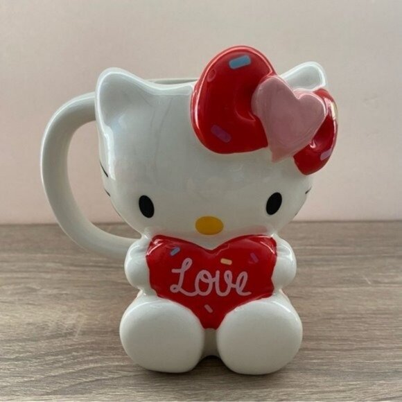 Hello Kitty Full Body Valentine’s Day Mug NEW - Picture 1 of 5